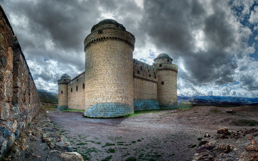 Castel Calahorra, Spain